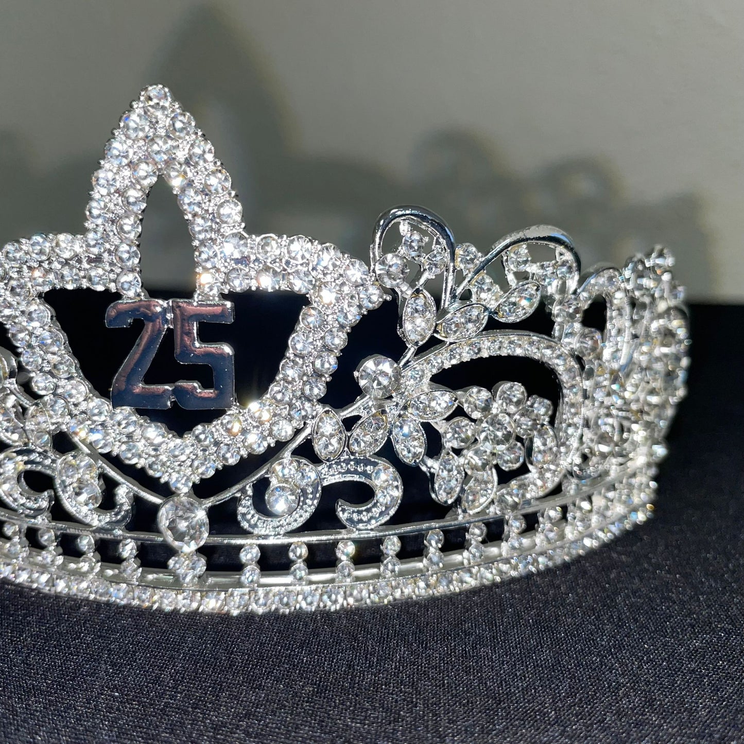 Crown 25